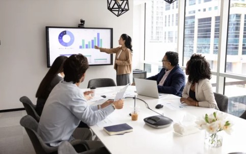 Facilities managers look for insights by optimizing their real estate portfolio data